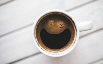 Ispijanje kave - kako kava utječe na zdravlje očiju?