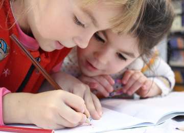 Kakve veze smeđe i plave oči imaju s rasizmom? Priča o Jane Elliott