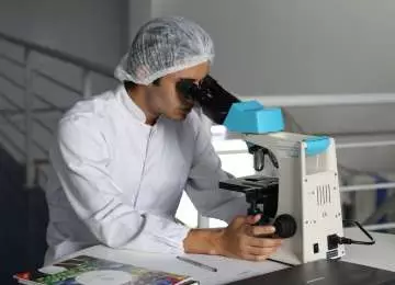 Koja je razlika između oftalmologa, optometrista i optičara?