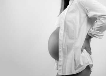 Lasersko skidanje dipotrije i trudnoća: smiju li trudnice na zahvat?