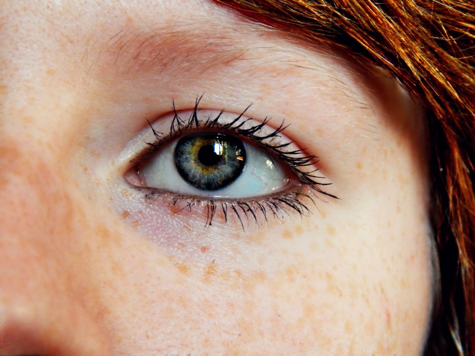 Upala oka od propuha – koji su simptomi i kako ju liječiti?