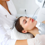 https://www.dioptrija.hr/lifestyle/zaboravite-na-noz-evo-kako-hifu-brise-godine-s-lica-i-vrata