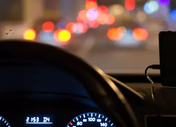 Naočale za noćnu vožnju: Mit ili pravi saveznik protiv blještanja svjetala?