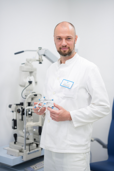 Galaxy leća - dr. Luka Bilić