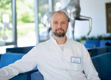 Život bez stalnog traženja naočala: nova intraokularna Galaxy leća koja mijenja vid na svim udaljenostima