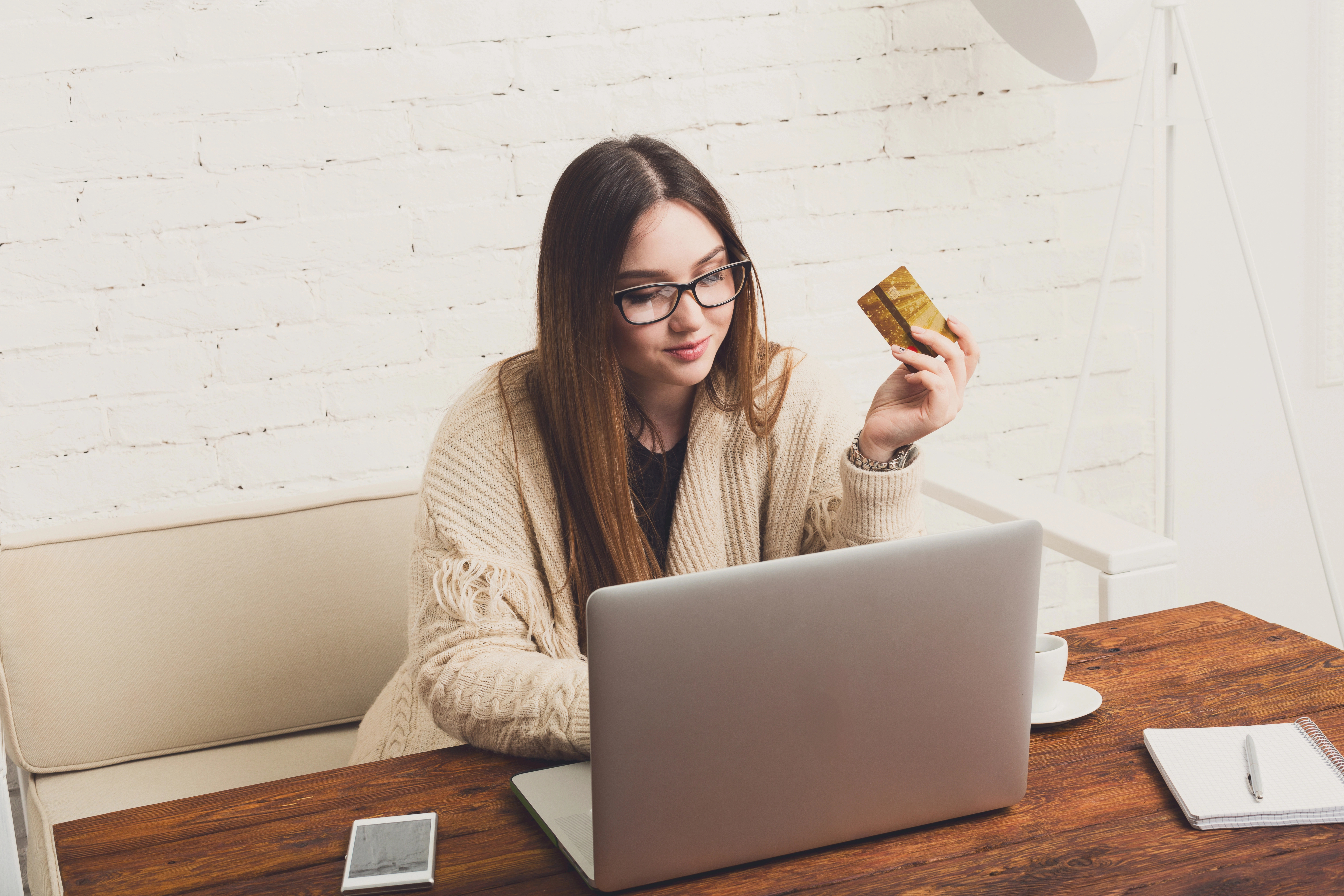 Kupujete naočale online? Ovo su stvari koje biste trebali znati 