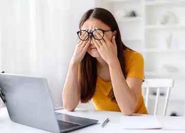 Pet znakova da su vaše oči umornije nego što mislite