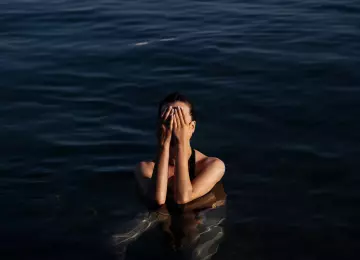 Može li more štetiti očima? Evo kada crvenilo nakon kupanja nije bezazleno