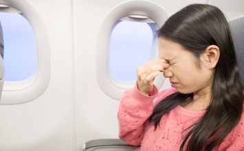 Putovanja avionom i oči: zašto se oči suše tijekom leta?