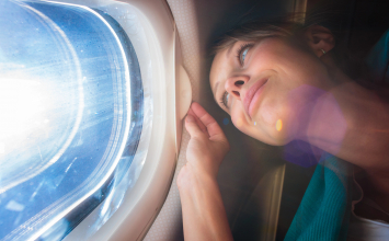 Kontaktne leće u avionu: kada ih je bolje zamijeniti naočalama?