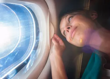 Kontaktne leće u avionu: kada ih je bolje zamijeniti naočalama?