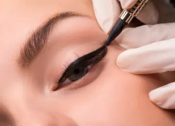 Kozmetika za oči: kada maskara, olovka ili krema mogu postati problem?