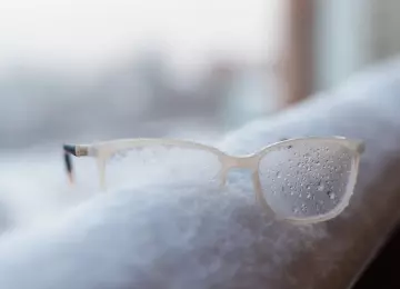 Mogu li hladnoća i nagle promjene temperature oštetiti vaše naočale?