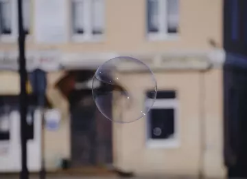Odjednom vidite puno mušica ili bljeskove? Ove simptome ne treba ignorirati